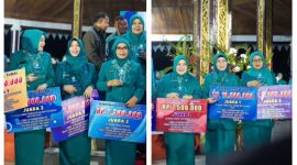 Penerimaan hadiah Pada HKG PKK ke-53 Maluku Utara.