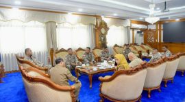 Bupati Halsel beserta rombongan saat menghadiri retreat gelombang pertama Kades dan Camat.