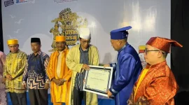 Pemkab Halsel terima penghargaan dari Balai Bahasa  Provinsi Maluku Utara .( Istimewa).