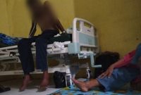 Warga Desa Nyonyifi yang jalani pengobatan di RSUD LABUHA.