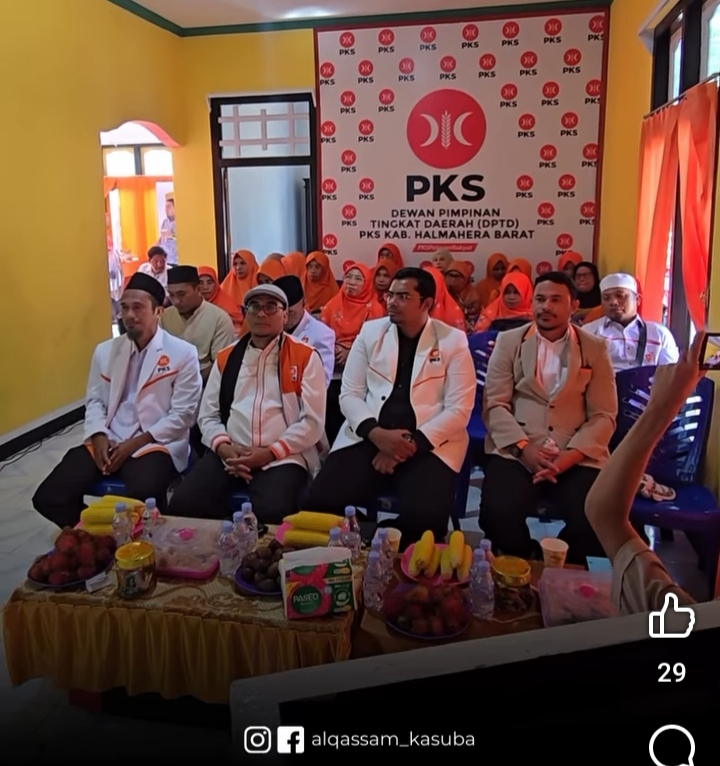 Izzuddin Alqassam Kasuba saat menghadiri Rakerda DPD PKS Halbar. (Dok// Istimewa).