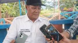 Kades Gonone saat menggelar Konferensi Pers dengan sejumlah Media, Selasa (27/1/2026).