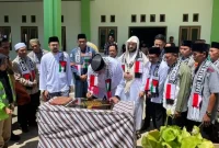 Peresmian mesjid Madinahtul Hidayah oleh Bupati Bassam Kasuba.