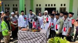 Peresmian mesjid Madinahtul Hidayah oleh Bupati Bassam Kasuba.