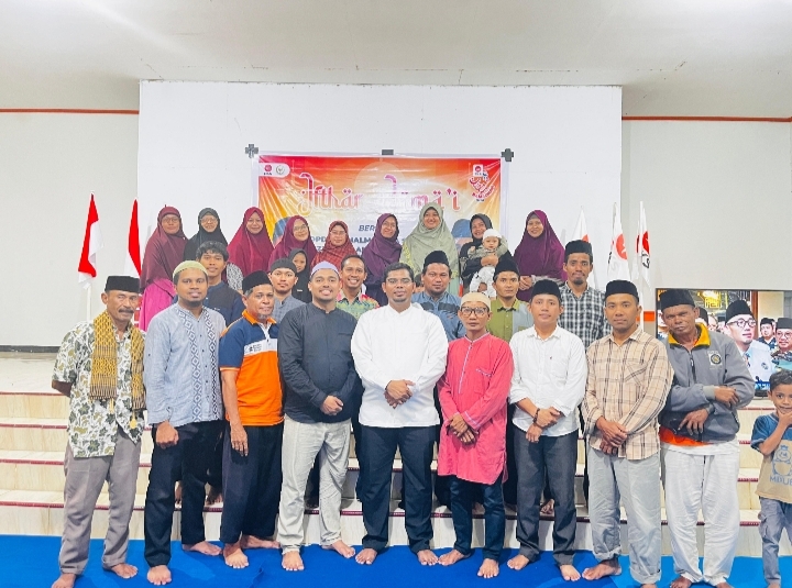 Foto bersama usai kegiatan buka puasa bersama. (Foto//Hakim).