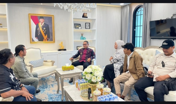 Persatuan Jurnalis Indonesia (PJI) Kalimantan Timur bertemu Wakil Gubernur Kaltim, Ir. H. Seno Aji, M.Si, Kamis (9/4/2026).