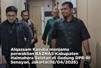 Izzuddin Alqassam Kasuba saat menyambut kedatangan jajaran BAZNAS Halsel di Gedung DPR RI, Senayan, Jakarta.