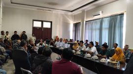 Rapat Dengar Pendapat Koperasi Sibela Bintang Selatan (SBS) Bersama Komisi II DPRD Halsel, Pemkab Halsel dan instansi terkait.