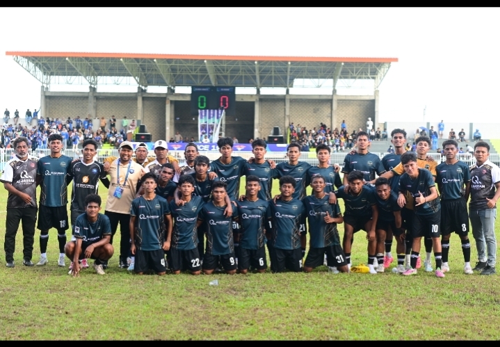 Foto bersama Management dan Skuad Bacan United usai laga melawan Oba Utama. (Shain).
