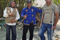 Kadis DPMD Halsel, M Zaki Abd Wahab (ZK) saat mengunjungi Kades Tabalema. 