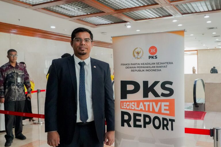 Izzuddin Alqassam Kasuba, Anggota DPR RI Dapil Malut, Fraksi PKS.